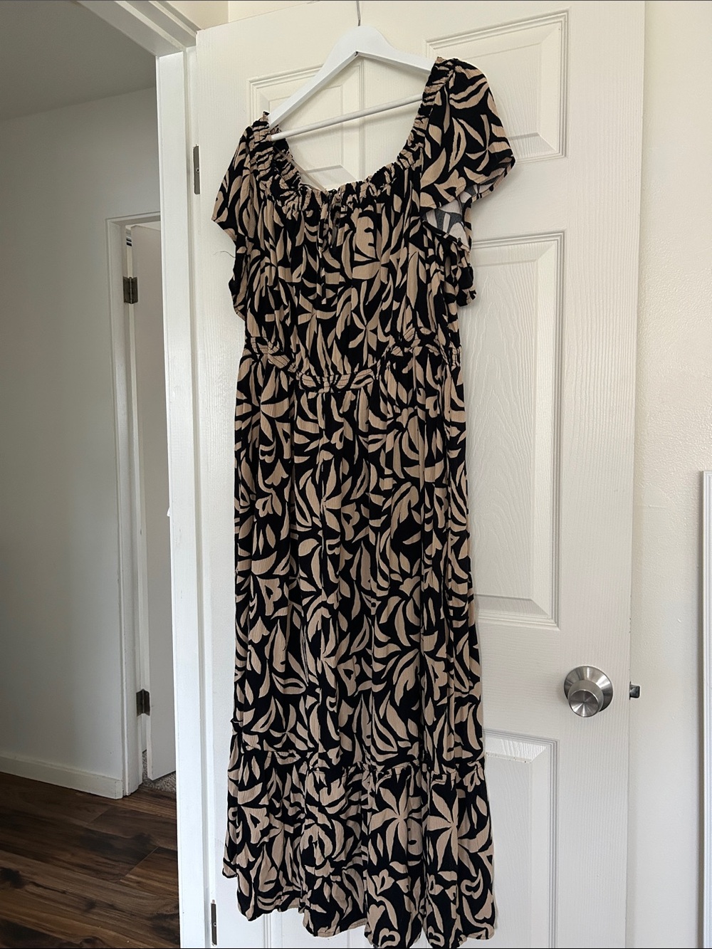 Terra & Sky Black and Beige Printed Maxi Dress